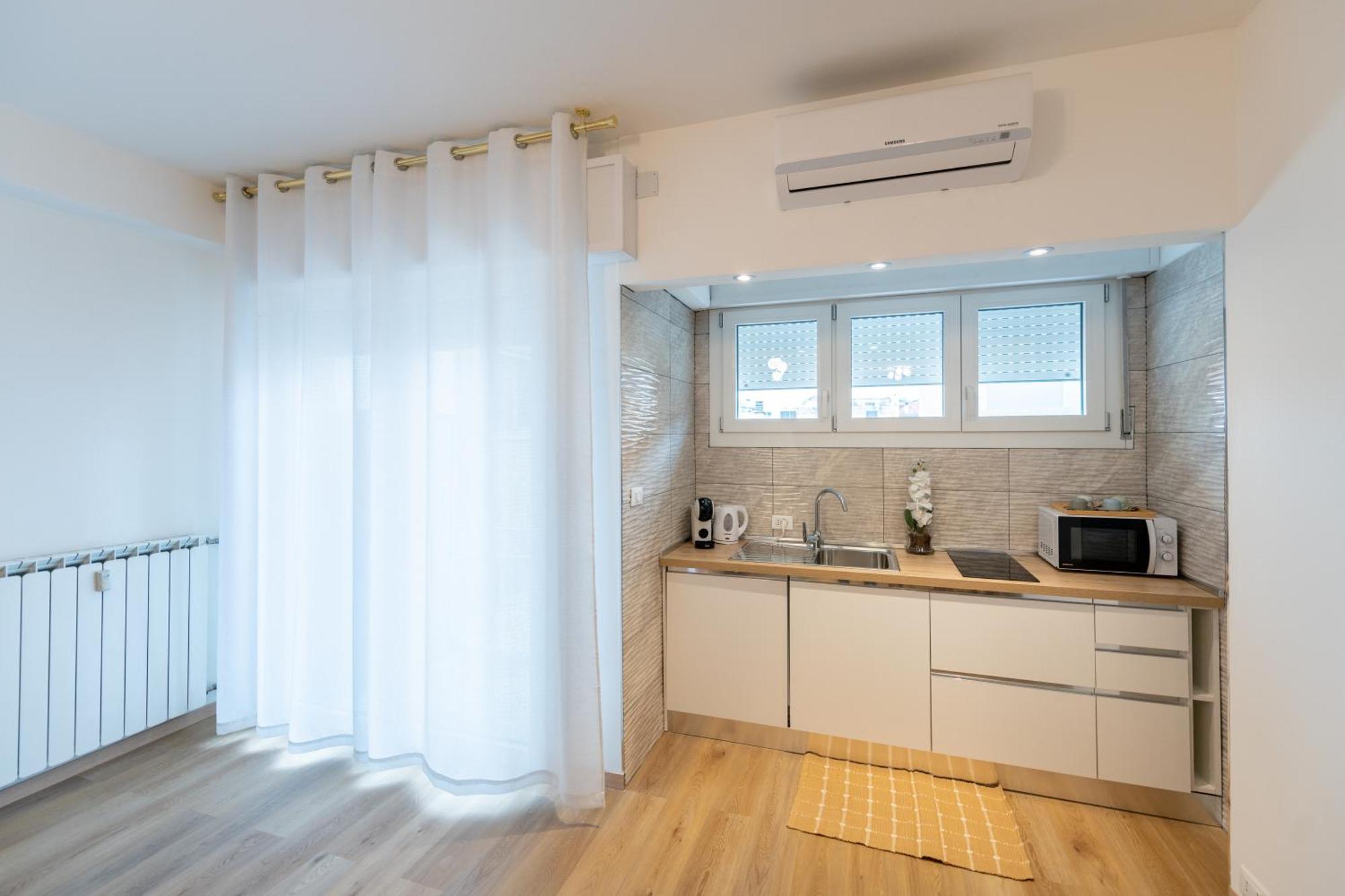 Lady Hana 2 Apartment *