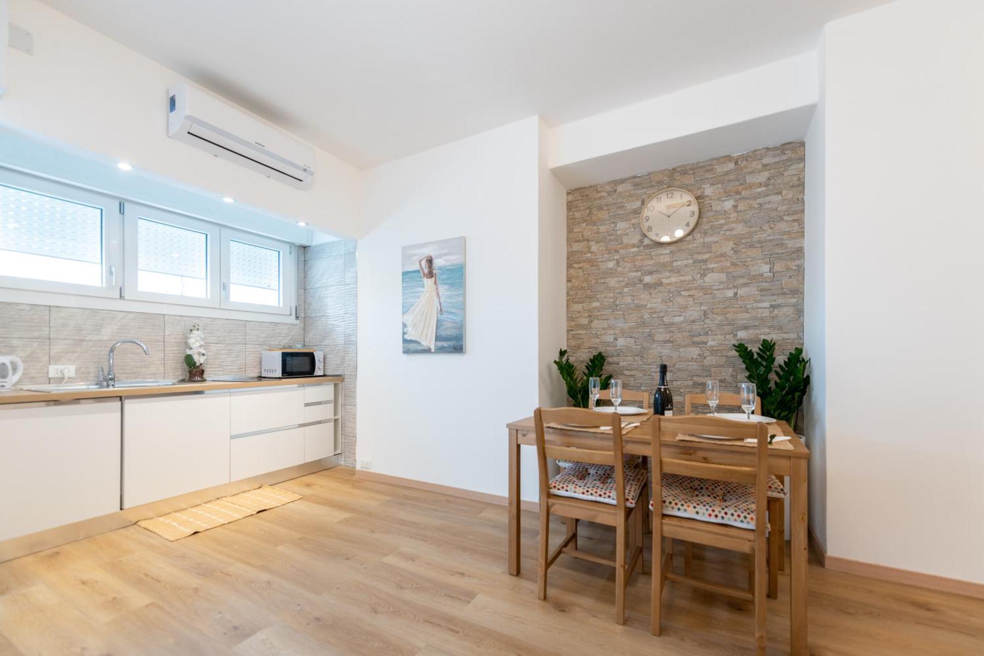 Lady Hana 2 Apartment
