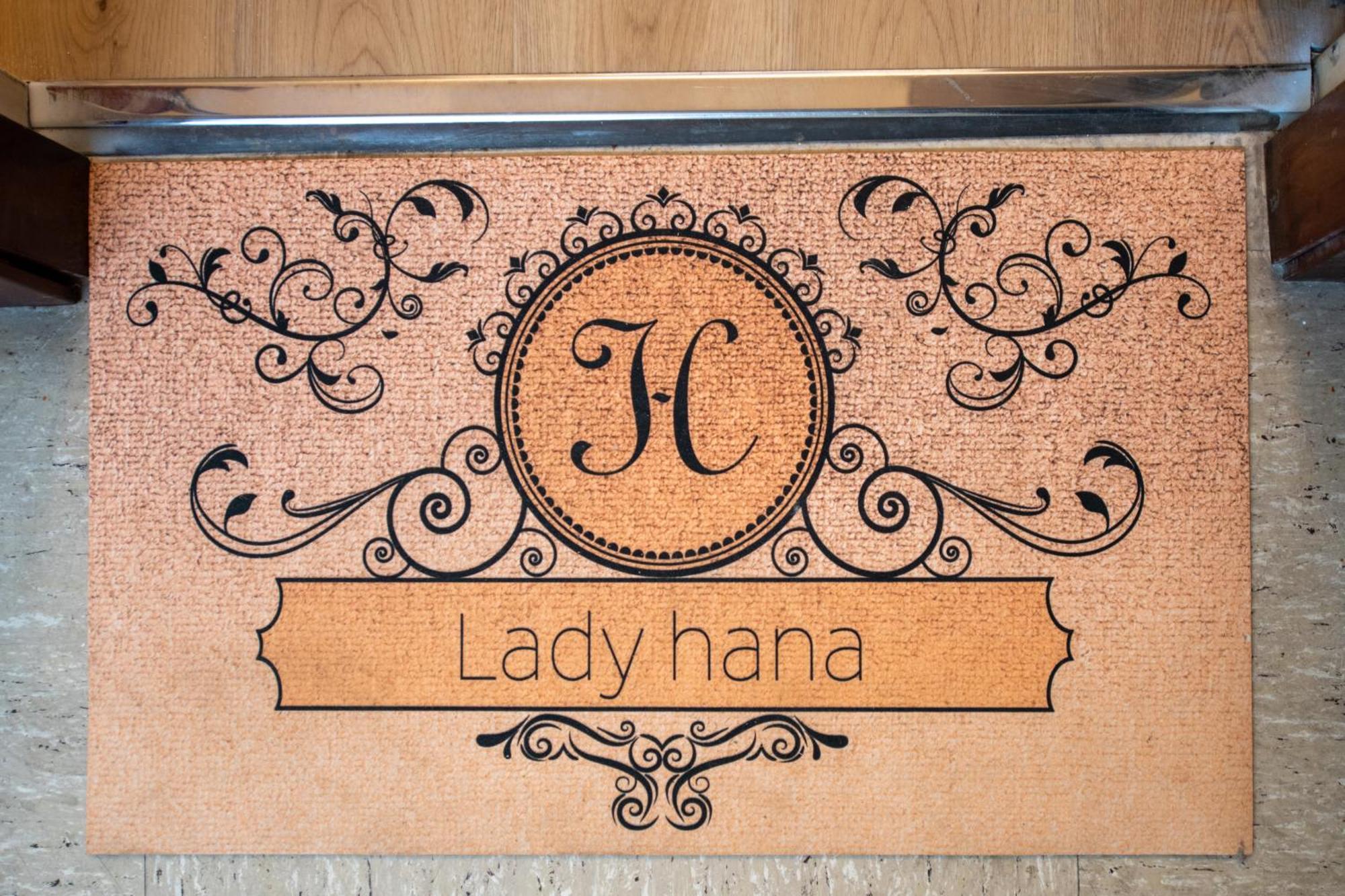 Lady Hana 2 Apartment